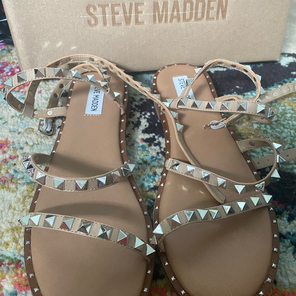 Steve Madden travel tan sandals